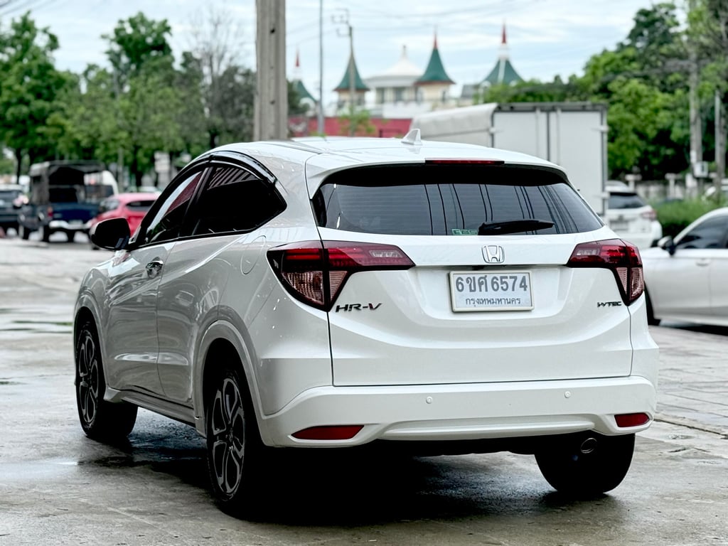 HRV 1.8EL Sunroof มือเดียว ไม่เคยชน รุ่น Top HRV 1.8EL Sunroof มือเดียว ไม่เคยชน รุ่น Top
