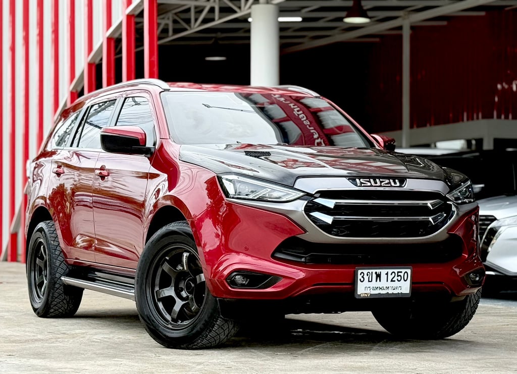 Mu-X 3.0 Ultimate Top ขับ4WD มือเดียว แต่งสวย Mu-X 3.0 Ultimate Top ขับ4WD มือเดียว แต่งสวย