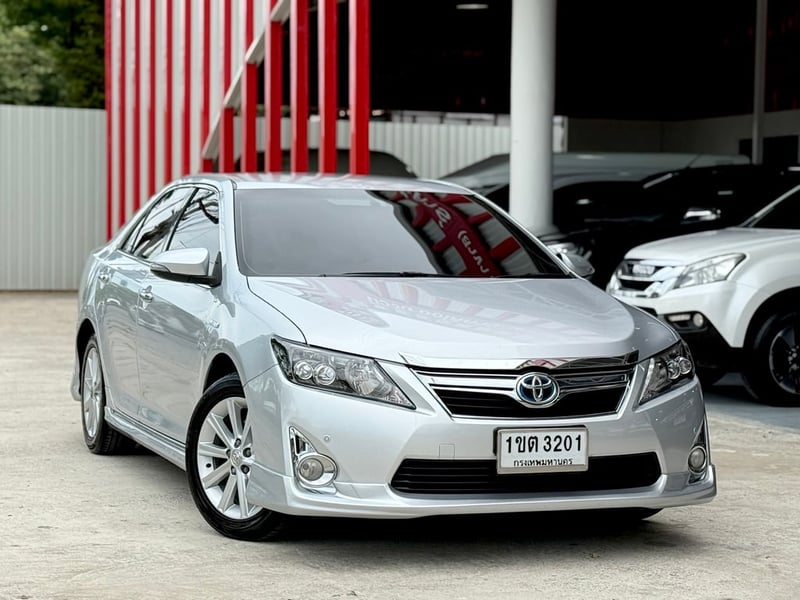 Camry 2.5 Hybrid แบตHybridเปลี่ยนแล้ว สมบูรณ์ ฟรีดาวน์