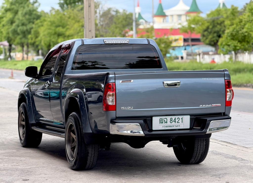 Dmax Hi-Lander CAB มือเดียว มีประกันชั้น1 เดิมบางไม่เคยชน Dmax Hi-Lander CAB มือเดียว มีประกันชั้น1 เดิมบางไม่เคยชน