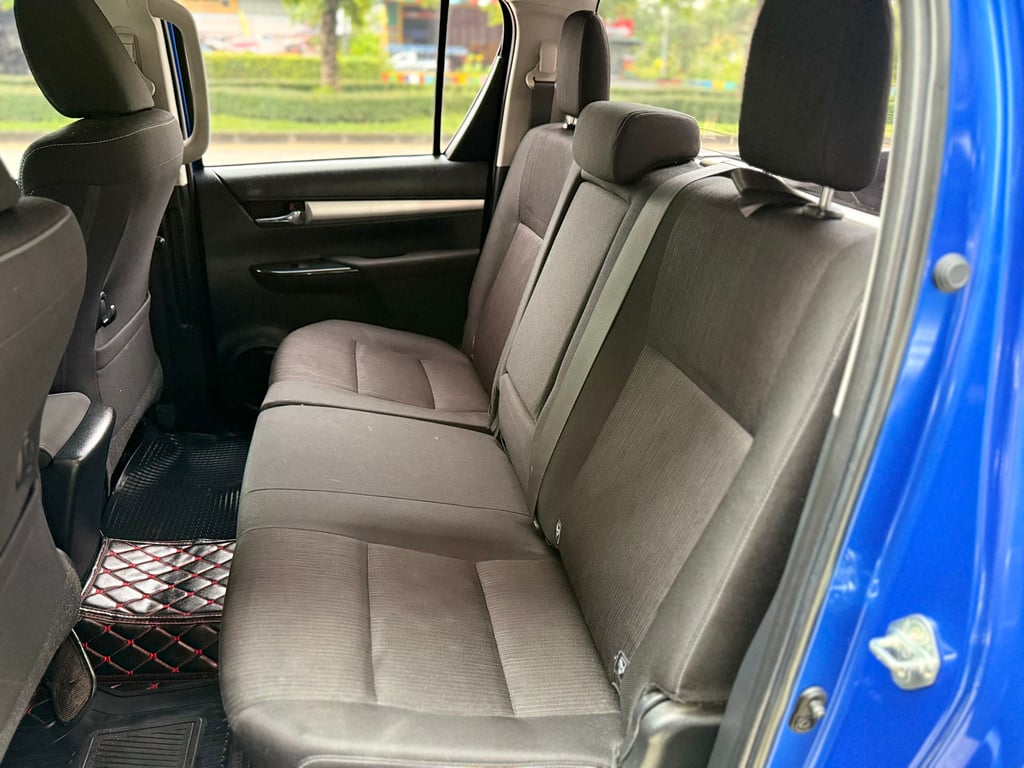 Toyota Revo 2.4E Prerunner มือเดียว เกียร์ออโต้ ไมล์น้อย Toyota Revo 2.4E Prerunner มือเดียว เกียร์ออโต้ ไมล์น้อย