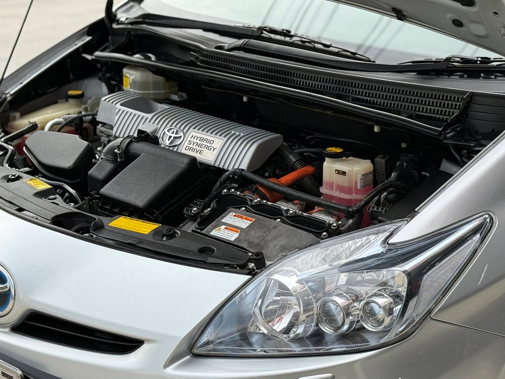 Prius 1.8 Hybrid มือเดียว เเบตเครมที่ศูนย์แล้ว ฟรีดาวน์ Prius 1.8 Hybrid มือเดียว เเบตเครมที่ศูนย์แล้ว ฟรีดาวน์