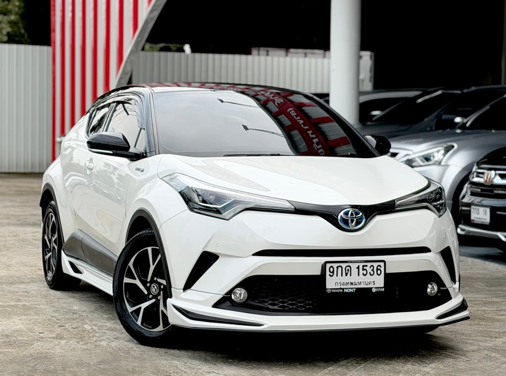 Toyota CHR 1.8 Hybrid High มือเดียว Top Option เดิมทั้งคัน