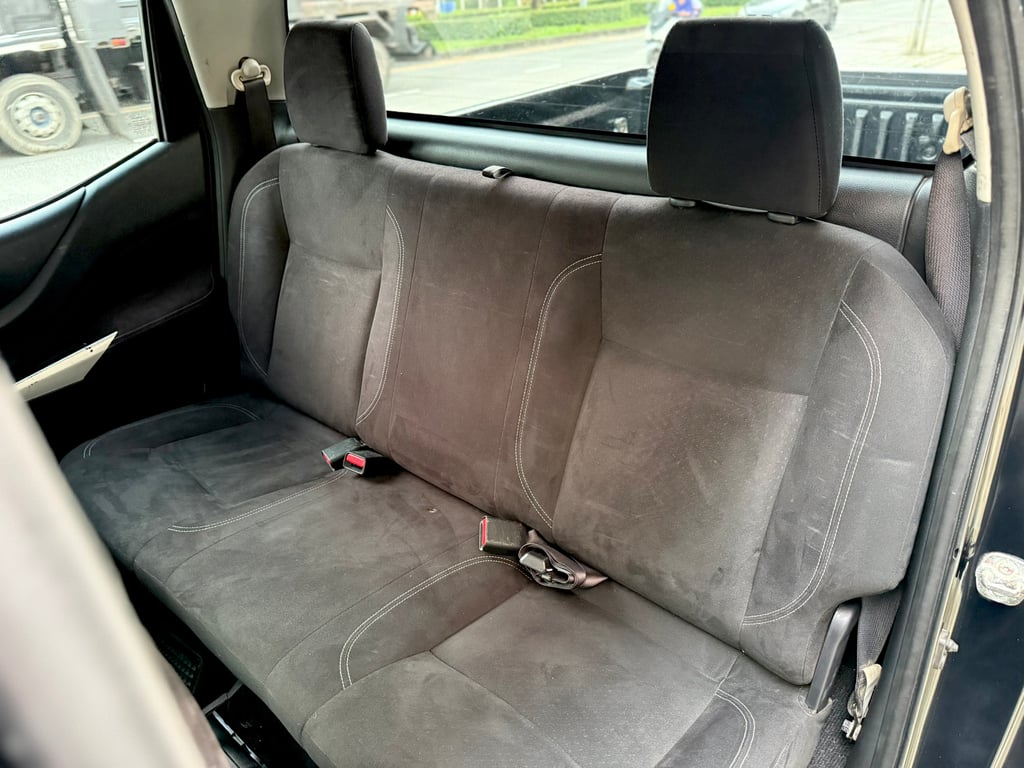 Nissan Navara NP300 2.5E 4ประตู ตัวยกสูงจากโรงงาน Nissan Navara NP300 2.5E 4ประตู ตัวยกสูงจากโรงงาน