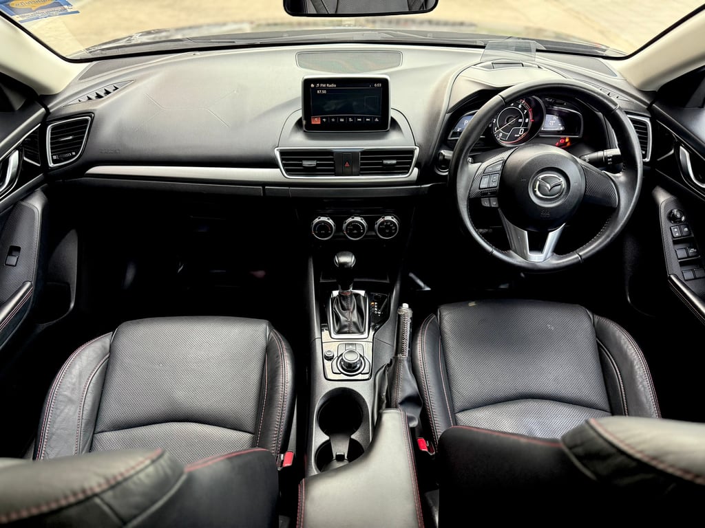 Mazda3 Skyactiv 2.0S มือเดียว ชุดแต่งรอบคัน มีป.1 Mazda3 Skyactiv 2.0S มือเดียว ชุดแต่งรอบคัน มีป.1