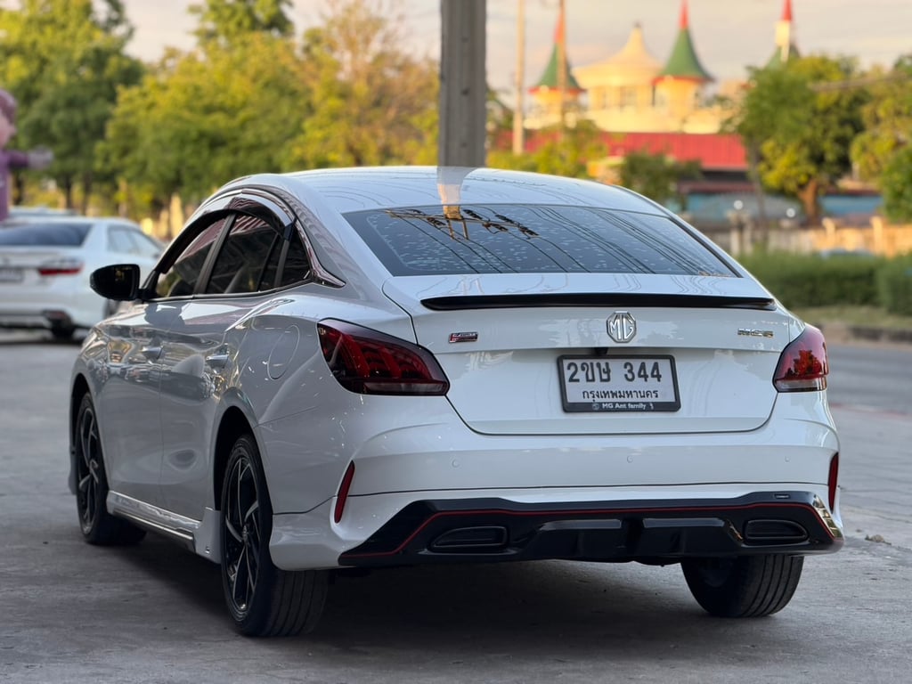 MG 5 1.5D รองTop มือเดียว ไม่เคยชน สีสวย ไมล์น้อย