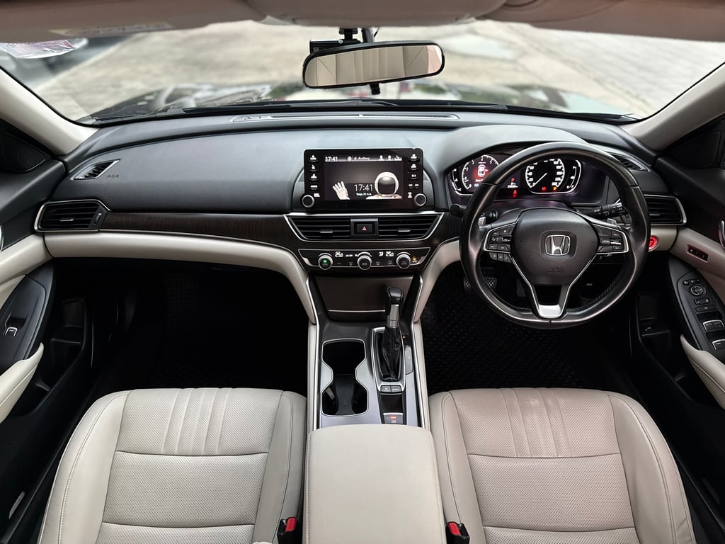 Honda Accord 1.5Turbo EL มือเดียว โฉมG10 เดิมสนิท Honda Accord 1.5Turbo EL มือเดียว โฉมG10 เดิมสนิท