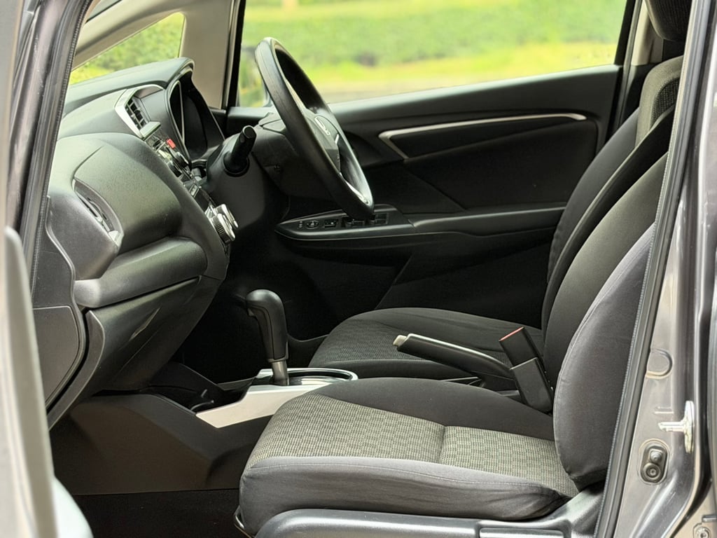 Honda Jazz GK 1.5 S แต่งเป็นโฉม19 บอดี้เดิมๆ ไม่เคยชนเลย Honda Jazz GK 1.5 S แต่งเป็นโฉม19 บอดี้เดิมๆ ไม่เคยชนเลย