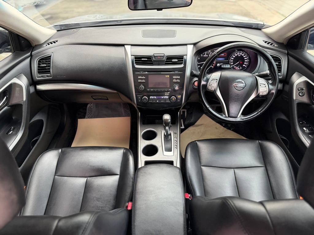 Nissan Teana 2.0XL น้ำมัน+LPG โดนัทหัวฉีดอย่างดี แก๊สสมบูรณ์