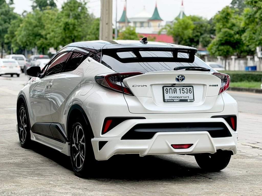 Toyota CHR 1.8 Hybrid High มือเดียว Top Option เดิมทั้งคัน