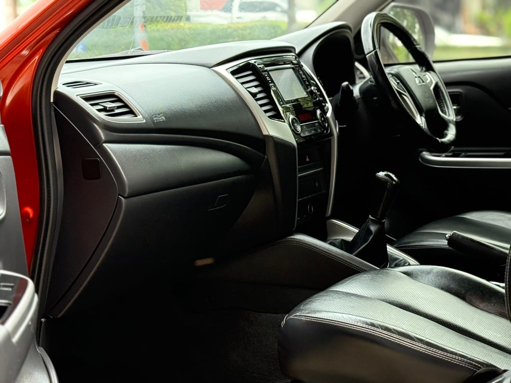 Mitsubishi Triton 2.4 GT มือเดียว ไม่เคยชน ใช้น้อย สภาพใหม่