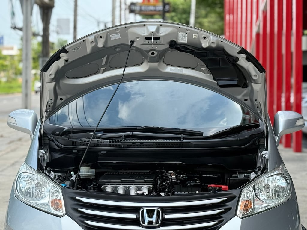 Freed 1.5SE Topสุด ประตูสไลด์ไฟฟ้า แอร์ออโต้ ฟรีดาวน์