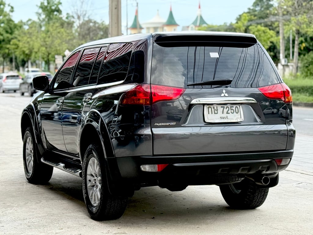 Pajero 2.5GT มือเดียว ดีเซล ขับ2WD ดูแลถึงไม่โทรมเลย Pajero 2.5GT มือเดียว ดีเซล ขับ2WD ดูแลถึงไม่โทรมเลย