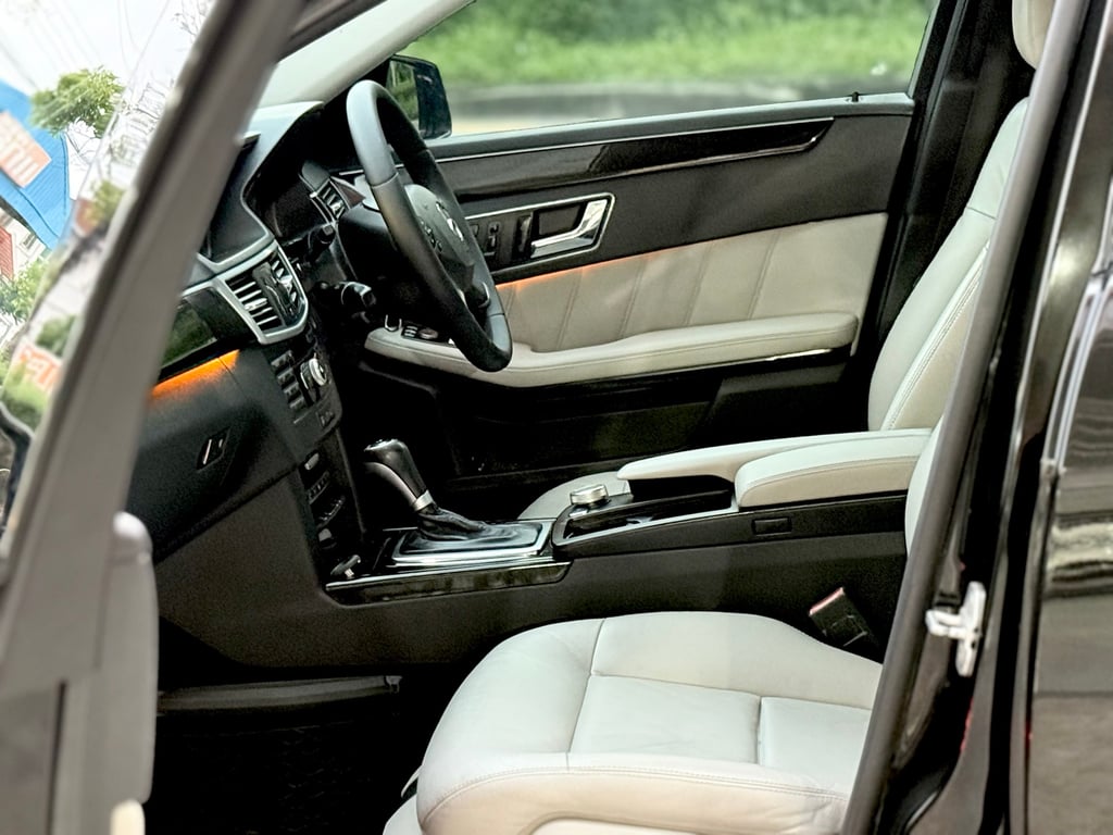 Benz E250 ตัวTop พิมพ์นิยม ไม่เคยชนเลย ดูแลถึง Benz E250 ตัวTop พิมพ์นิยม ไม่เคยชนเลย ดูแลถึง