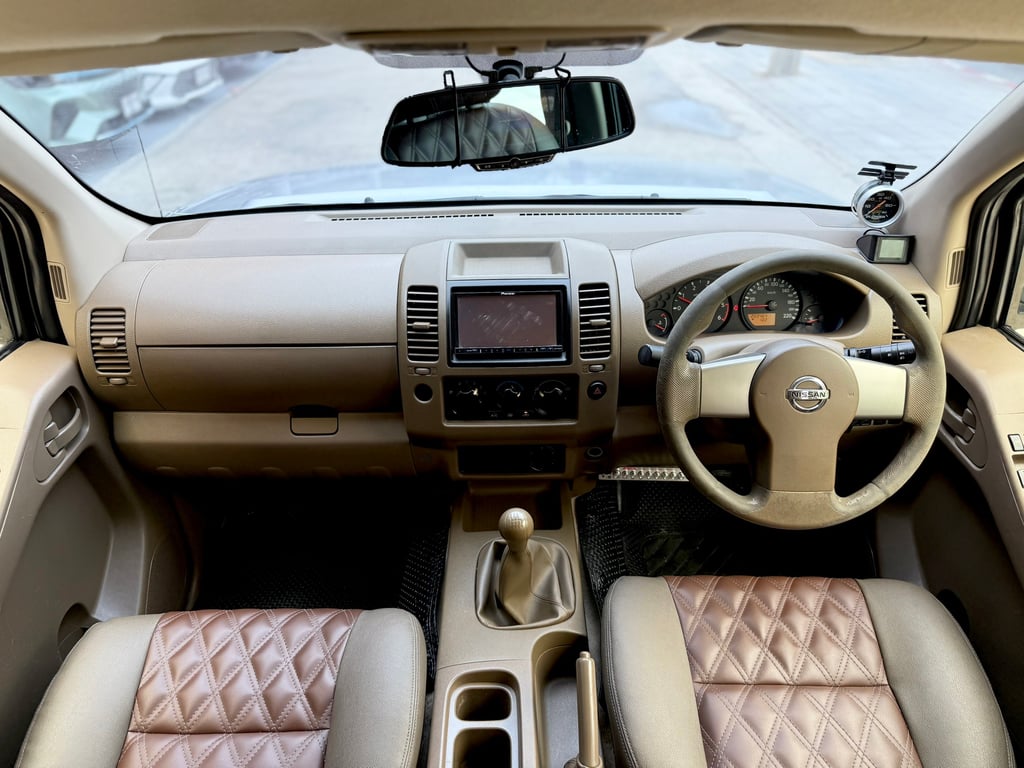 Navara 2.5MT Caliber 4ประตู ตัวสูง แต่งสวย เกียร์ 6 Speed Navara 2.5MT Caliber 4ประตู ตัวสูง แต่งสวย เกียร์ 6 Speed