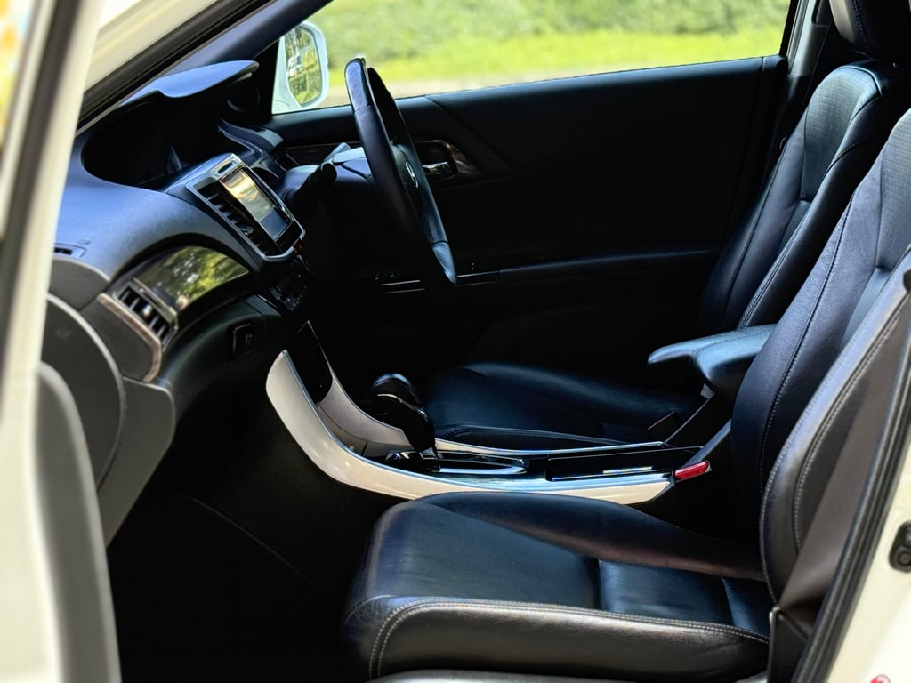 Honda Accord G9 2.0EL ไมเนอร์เช้นจ์ ไม่เคยชน เช็คศูนย์ตลอด Honda Accord G9 2.0EL ไมเนอร์เช้นจ์ ไม่เคยชน เช็คศูนย์ตลอด