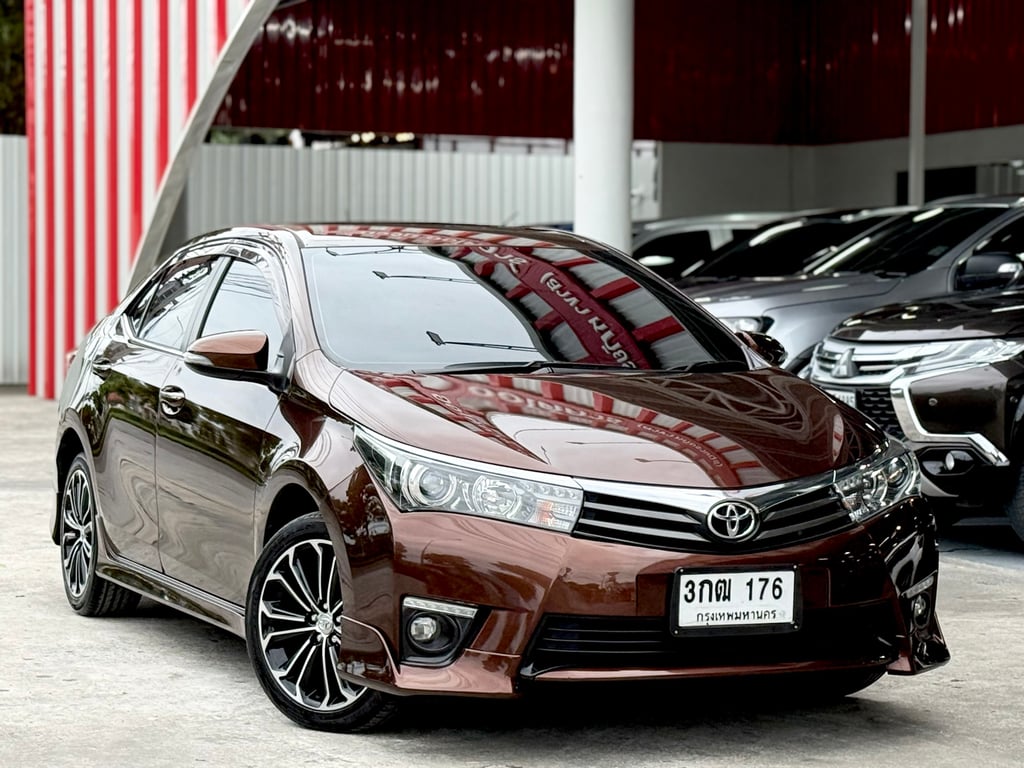 Toyota Altis 1.8 ESport แท้ ตัวแต่งจากโรงงาน ชุดแต่ง ล้อ ลายพิเศษ