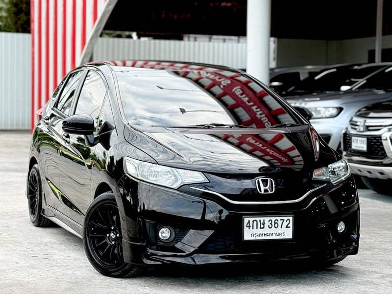 Honda Jazz GK 1.5V+ มือเดียว เช็คศูนย์ ชุดแต่งรอบคันครบ
