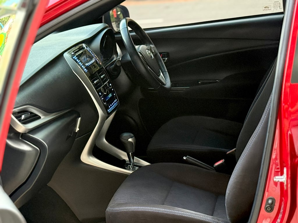 Toyota Yaris 1.2G Sport มือเดียว Topสุด 5ประตู ไม่เคยชน