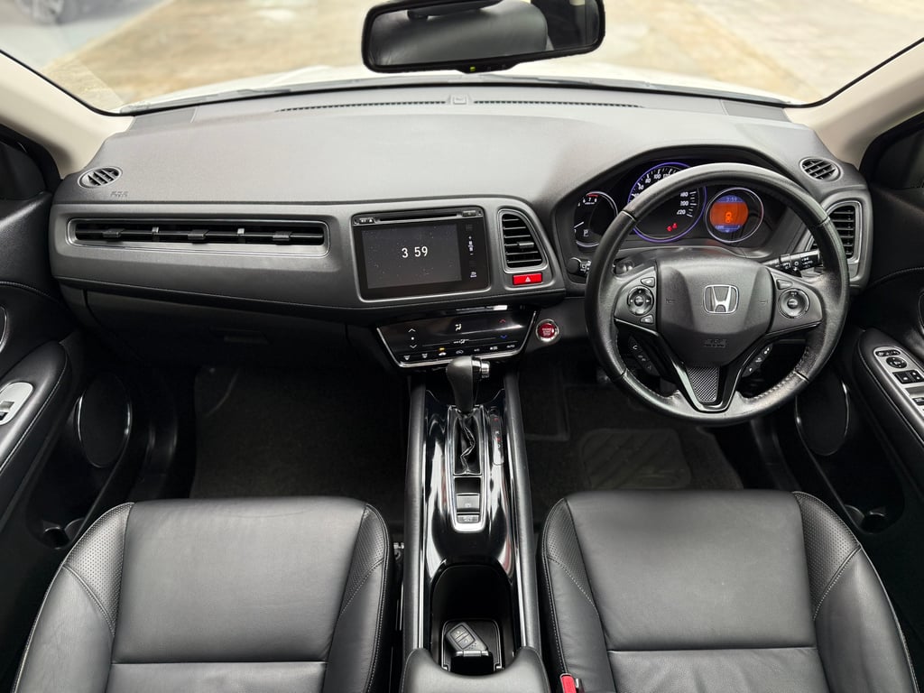 HRV 1.8EL Sunroof รุ่น Top Option สุด ดูแลถึง HRV 1.8EL Sunroof รุ่น Top Option สุด ดูแลถึง