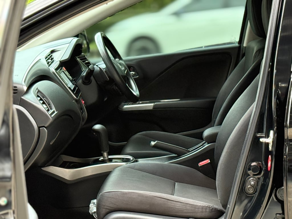 Honda City 1.5SV Top มือเดียว ไมเนอร์เช้นจ์แล้ว เช็คศูนย์ตลอด Honda City 1.5SV Top มือเดียว ไมเนอร์เช้นจ์แล้ว เช็คศูนย์ตลอด