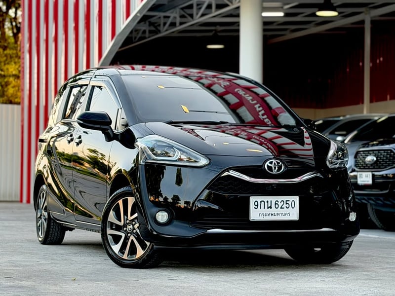 Toyota Sienta 1.5V ไมเนอร์เช้นจ์ มือเดียว TOP เช็คศูนย์ตลอด
