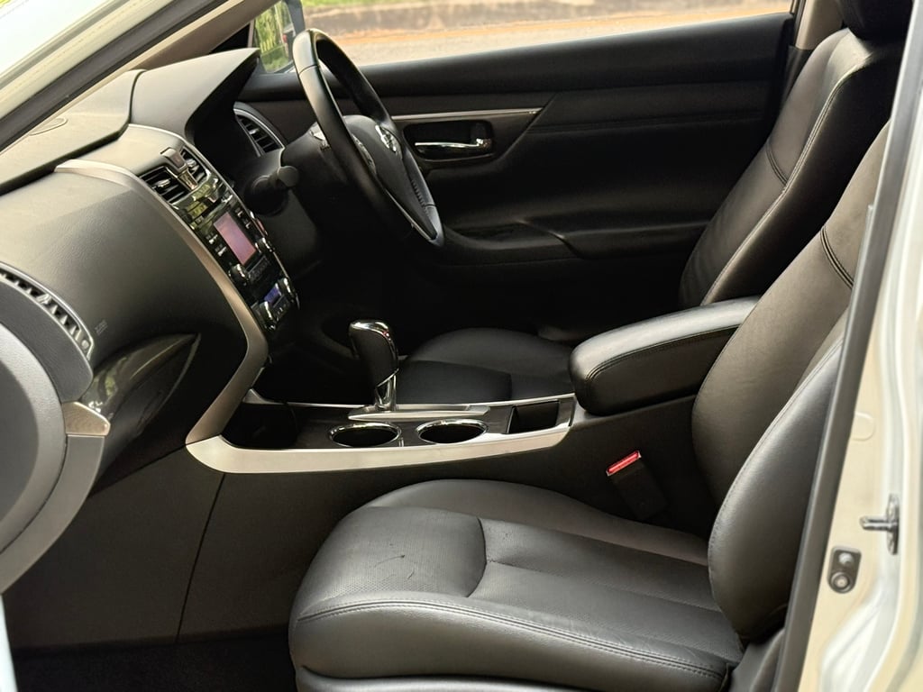 Teana 2.0XL (L33) สวยมีเสน่ห์ ขับดีมาก ชุดแต่งรอบคันครบ