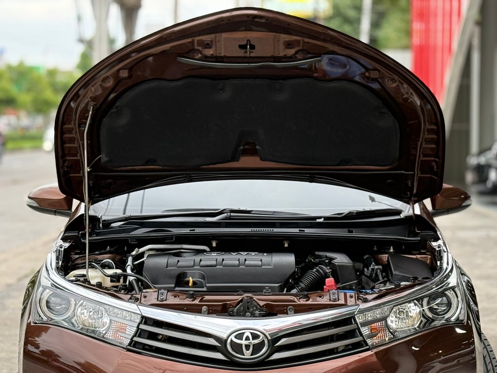 Toyota Altis 1.8 ESport แท้ ตัวแต่งจากโรงงาน ชุดแต่ง ล้อ ลายพิเศษ