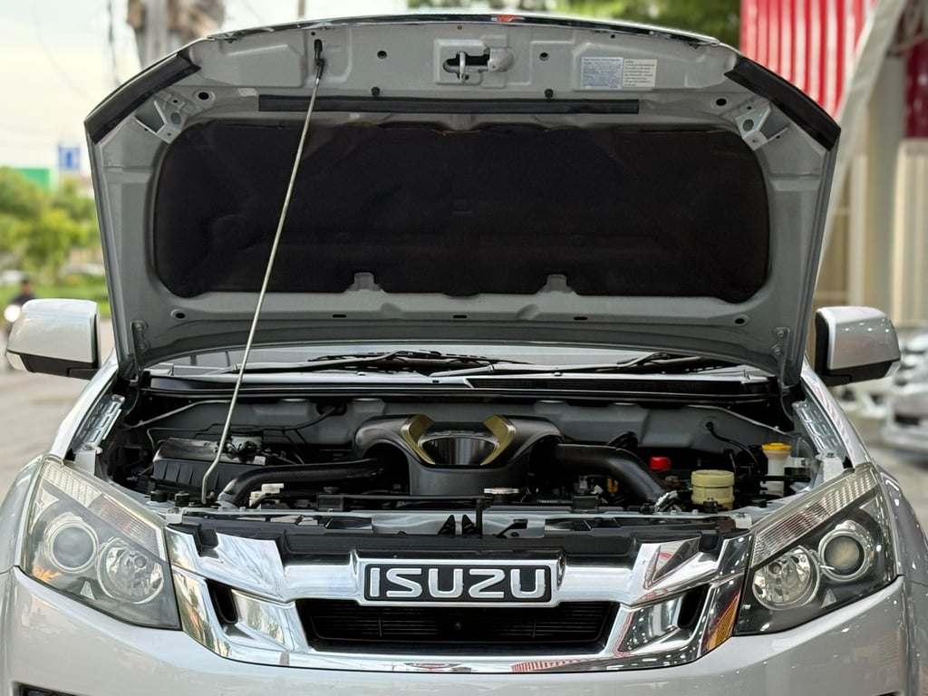 Isuzu Dmax 2.5Z Ddi Hi-Lander ไม่เคยชน น็อตไม่ขยับ ใช้ถนอม Isuzu Dmax 2.5Z Ddi Hi-Lander ไม่เคยชน น็อตไม่ขยับ ใช้ถนอม