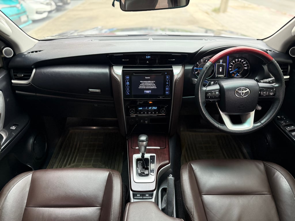 Toyota Fortuner 2.8V 2WD เดิมบาง แต่งสวยมีเสน่ห์ พร้อมใช้ Toyota Fortuner 2.8V 2WD เดิมบาง แต่งสวยมีเสน่ห์ พร้อมใช้