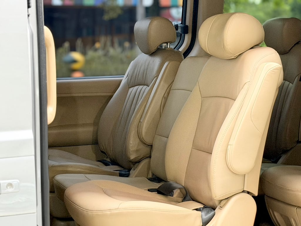 Hyundai H1 2.5MT Touring  มือเดียว มีป.1เหลือ ไมล์น้อย สวยกริ๊ป Hyundai H1 2.5MT Touring  มือเดียว มีป.1เหลือ ไมล์น้อย สวยกริ๊ป