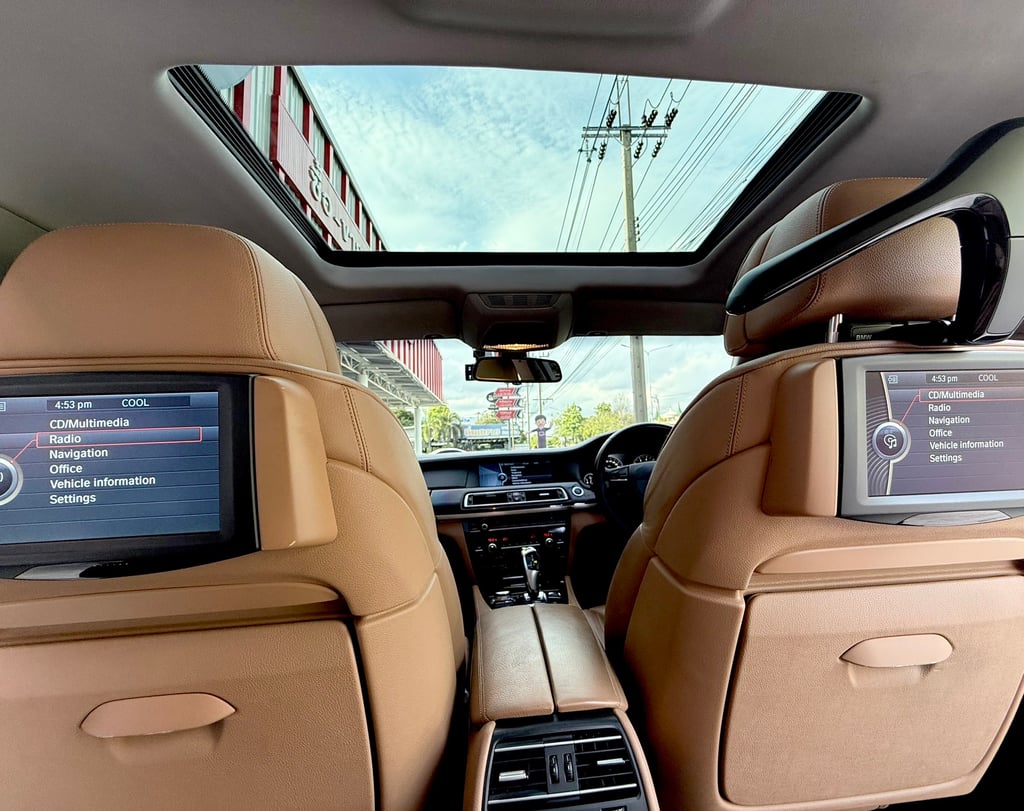 BMW 730i (F02) สภาพสมบูรณ์ เดิมสนิท ไม่เคยชน BMW 730i (F02) สภาพสมบูรณ์ เดิมสนิท ไม่เคยชน