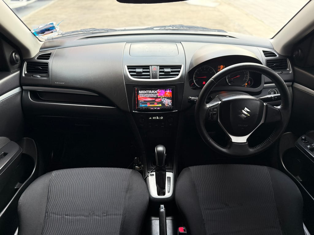 Suzuki Swift 1.2GLX มือเดียว เเต่งสวย ภายในสด ช่วงล่างแน่น Suzuki Swift 1.2GLX มือเดียว เเต่งสวย ภายในสด ช่วงล่างแน่น