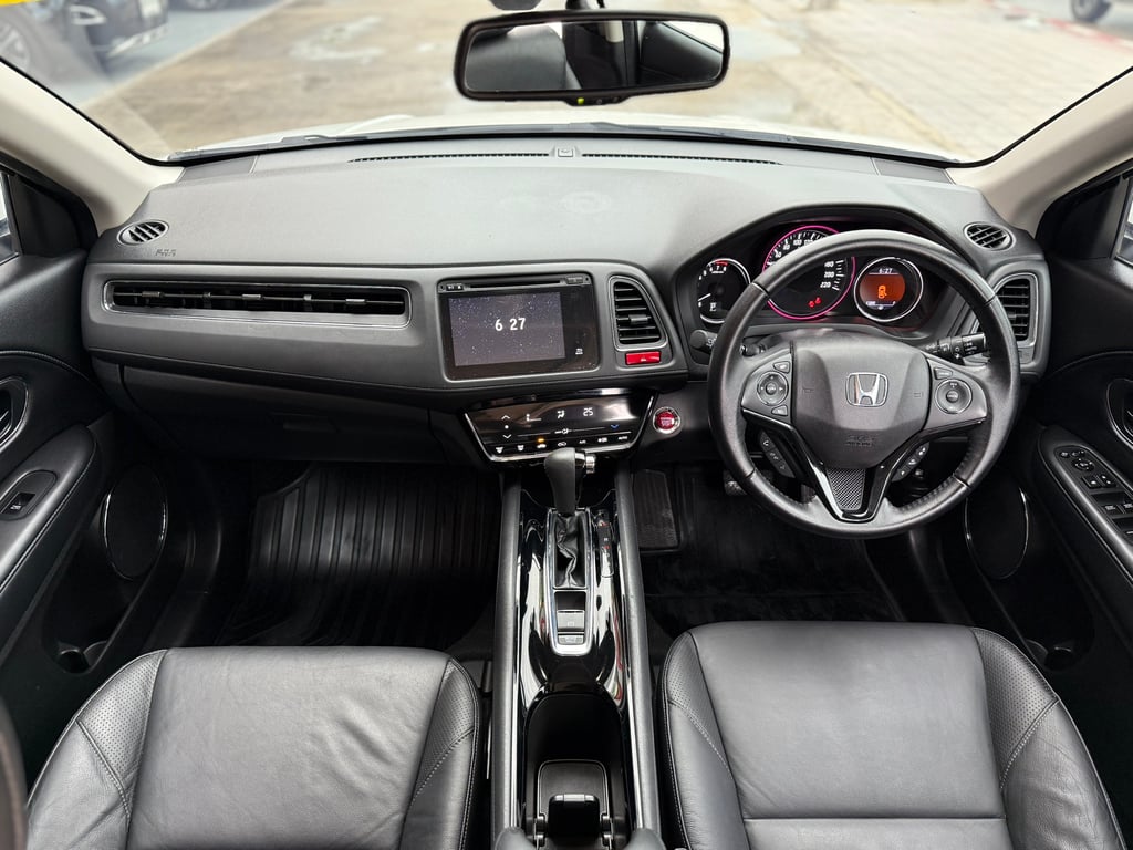 HRV 1.8EL Sunroof มือเดียว ไม่เคยชน รุ่น Top HRV 1.8EL Sunroof มือเดียว ไม่เคยชน รุ่น Top