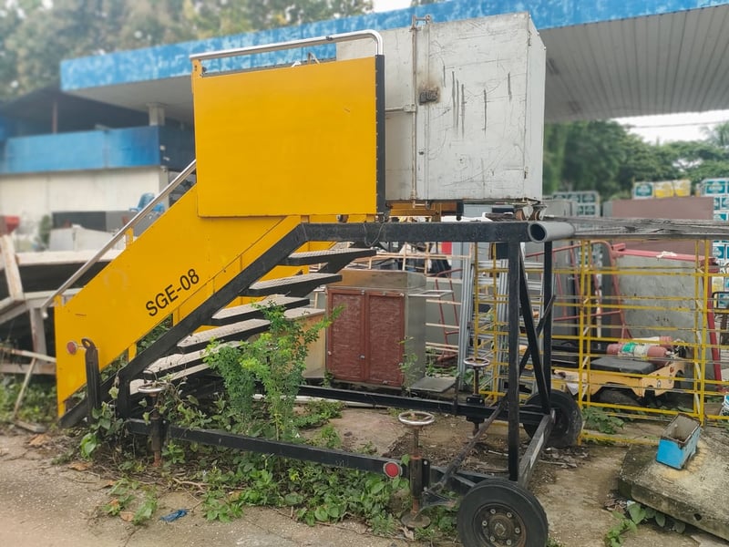 ขาย บันได ขึ้นลง เครื่องบิน มือสอง