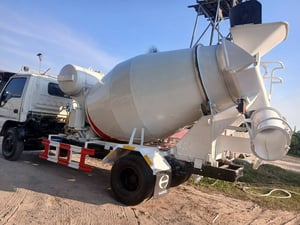 หกล้อโม่ปูน