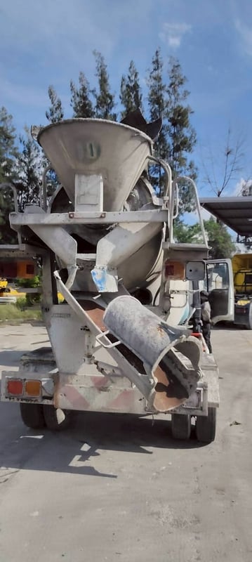 หกล้อโม่ปูน