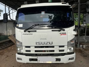 6ล้อรั้วISUZU FRR210แรงม้า 6ล้อรั้วISUZU FRR210แรงม้า