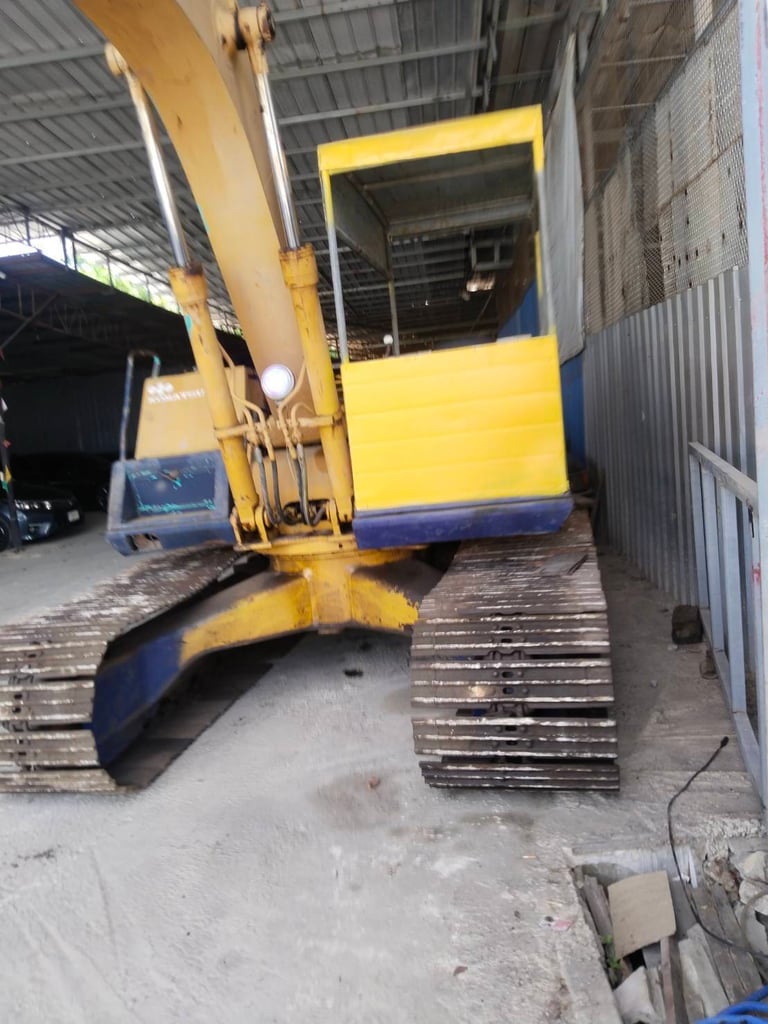 KOMATSU PC200-5