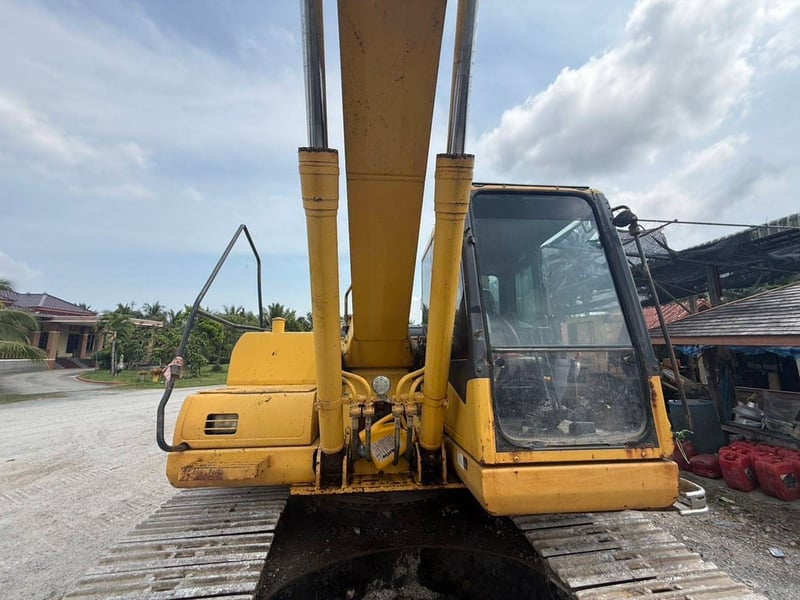 KOMATSU PC200-7 KOMATSU PC200-7