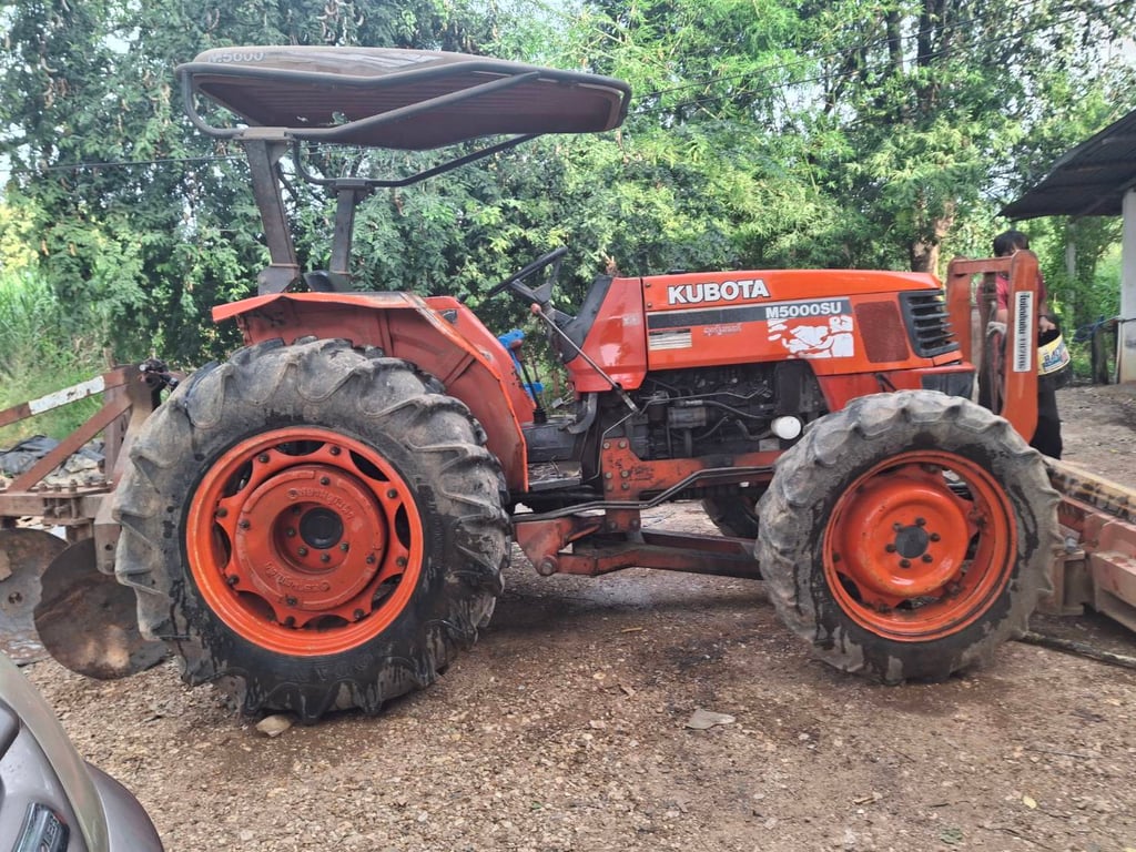 KUBOTA M5000