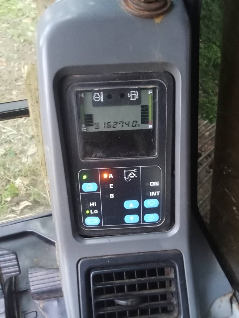 KOMATSU PC200-7