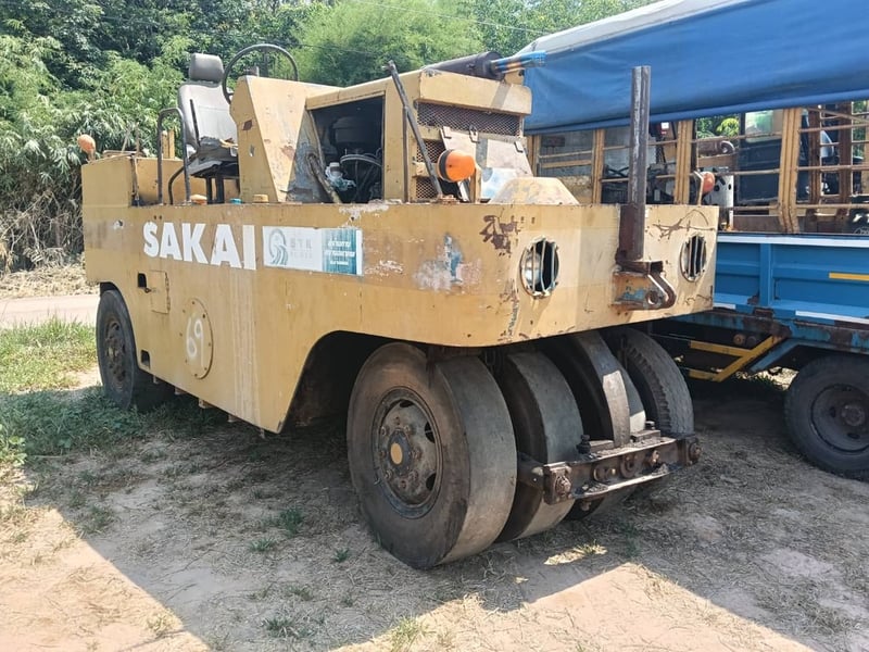 ขายคู่รถปูยางกับรถบดล้อยาง