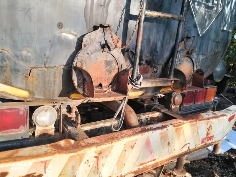 10ล้อบรรทุกน้ำอีซูซุ