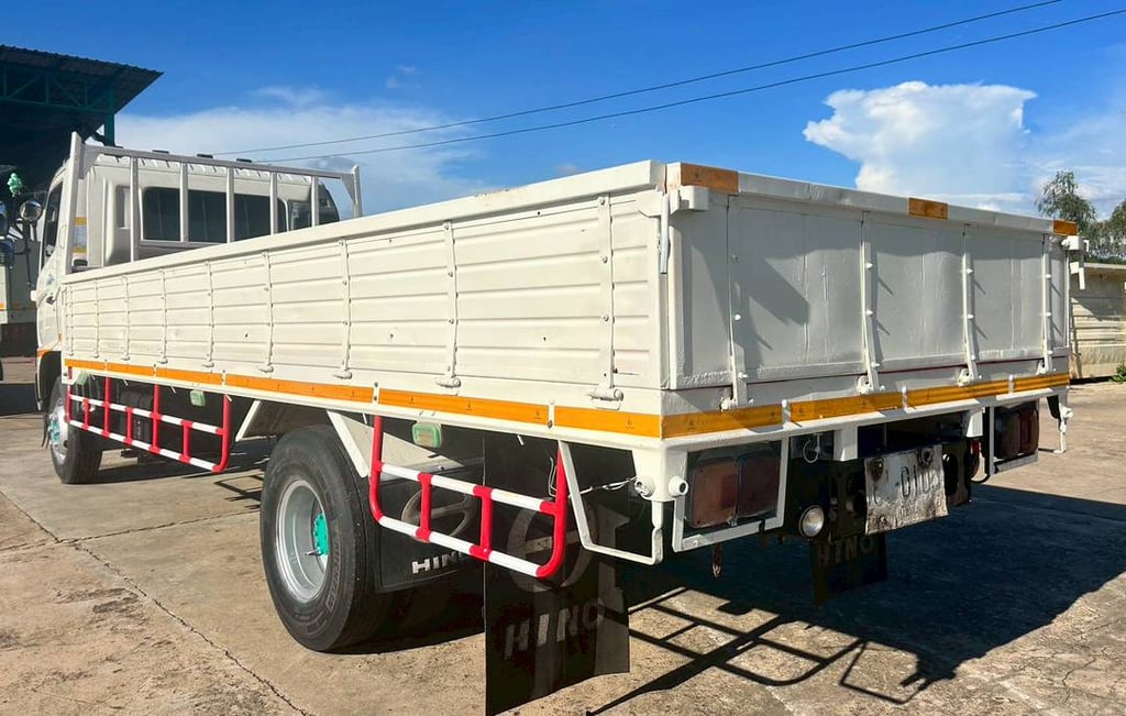  HINO FC4J