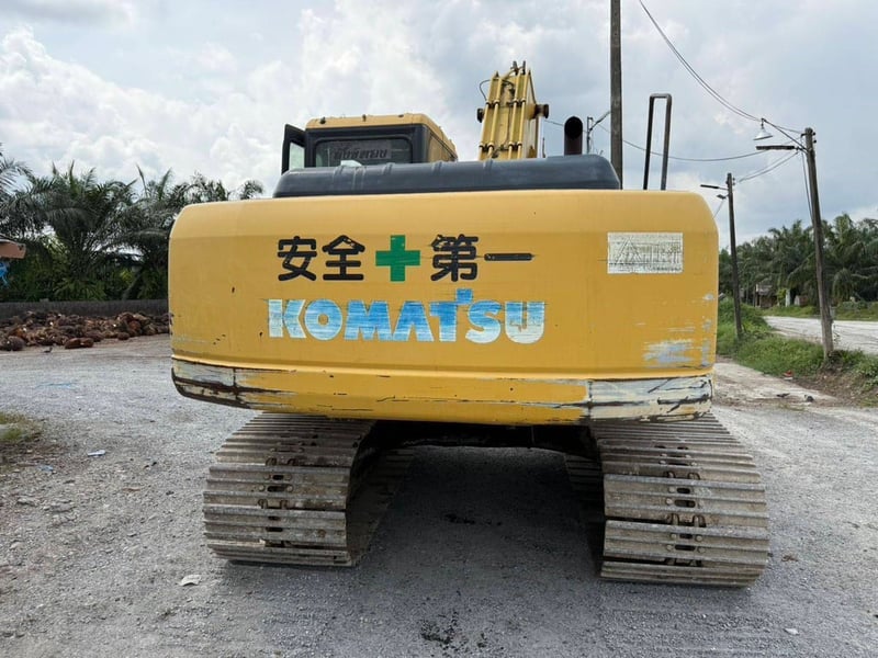 KOMATSU PC200-7 KOMATSU PC200-7