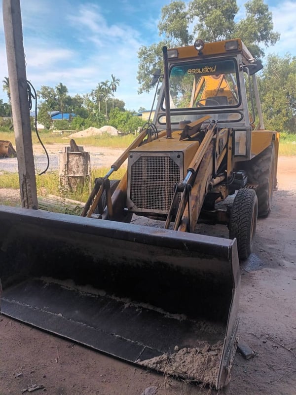 รถตักหน้าขุดหลัง รถตักหน้าขุดหลัง