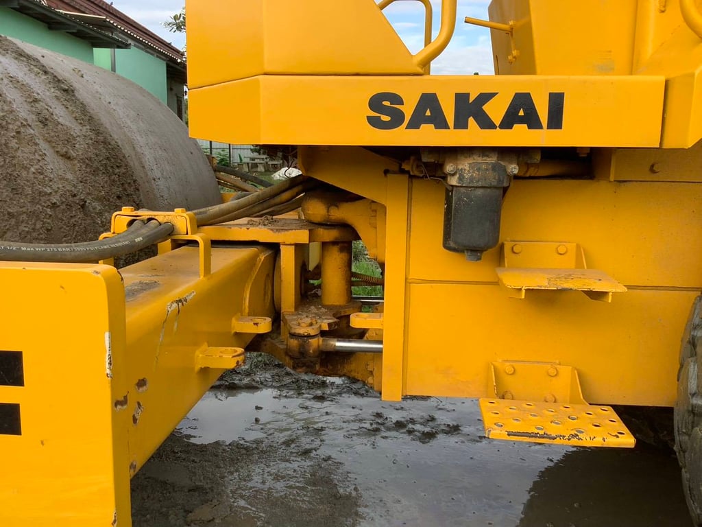 รถบดซาไก รถบดซาไก