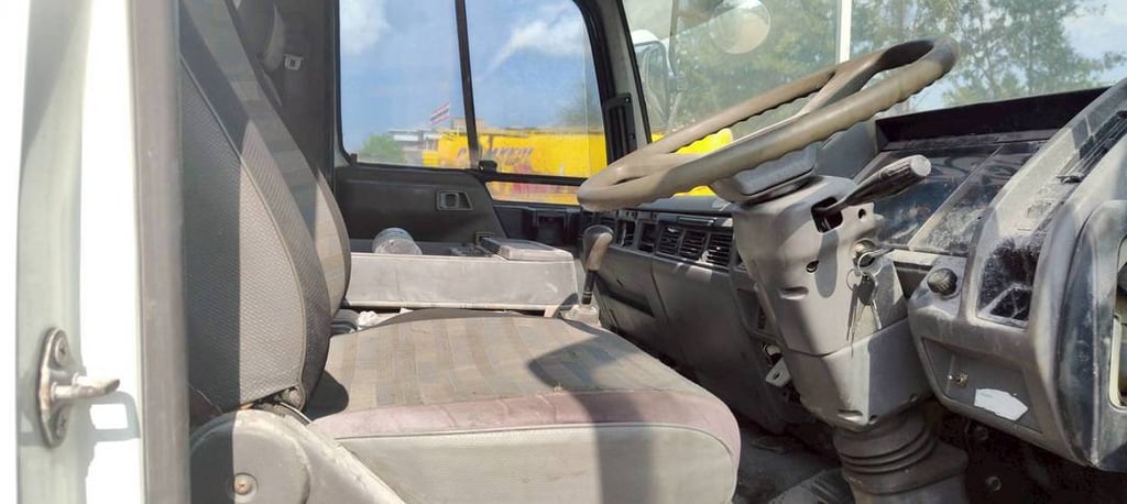 หกล้อโม่ปูน หกล้อโม่ปูน