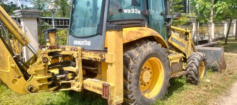 รถตักหน้าขุดหลัง รถตักหน้าขุดหลัง